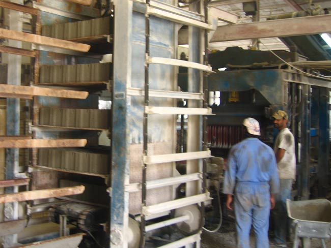 卡塔(ta)爾磚機自動(dòng)線客戶