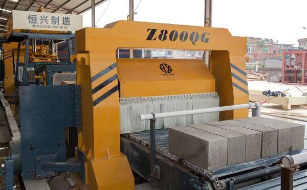 免(miǎn)蒸加氣(qi)磚設備(bei)廠家